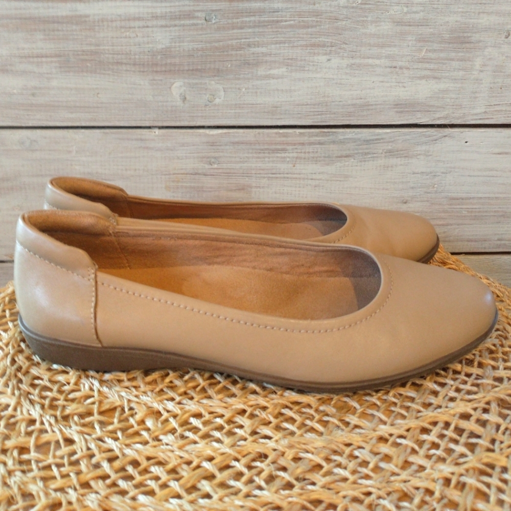 Naturalizer Flexy Flat Ballet Style Nude Cream Color Size 9
